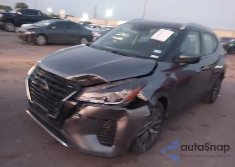 2021 Nissan Kicks Sv Xtronic Cvt z USA, uszkodzony, nr VIN 3N1CP5CVXML523177